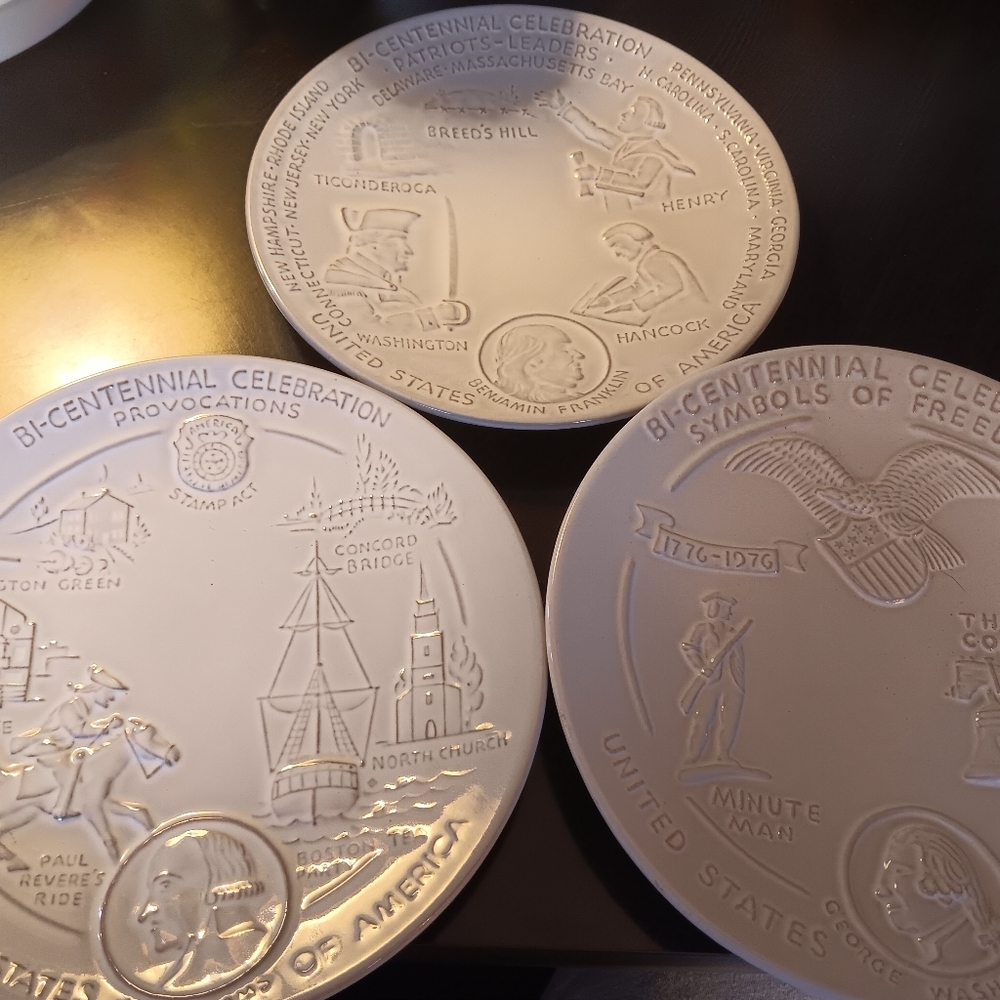 BICENTENNIAL POTTERY PLATES